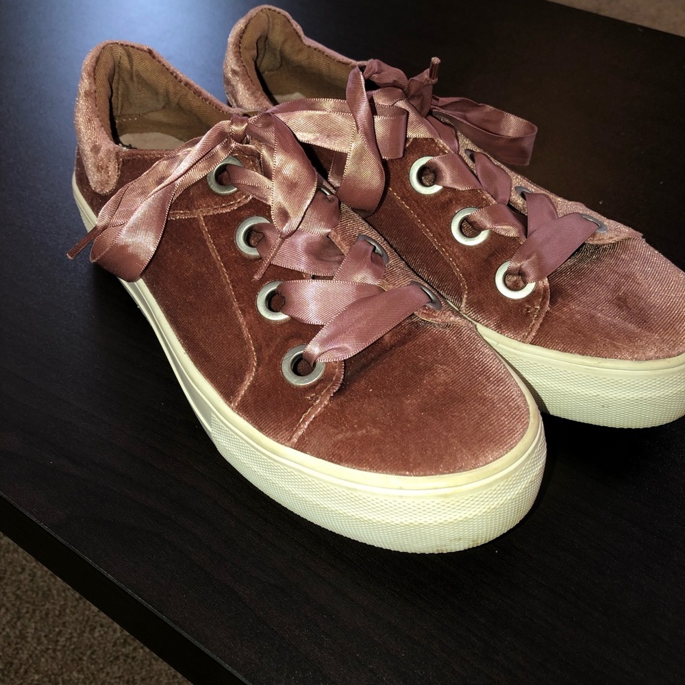 Steve madden pink velvet sneakers